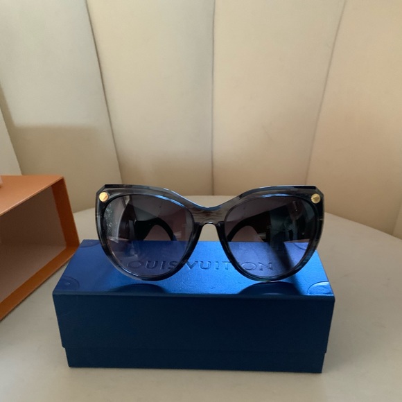 Louis Vuitton Accessories - Louis Vuitton sunglasses authentic